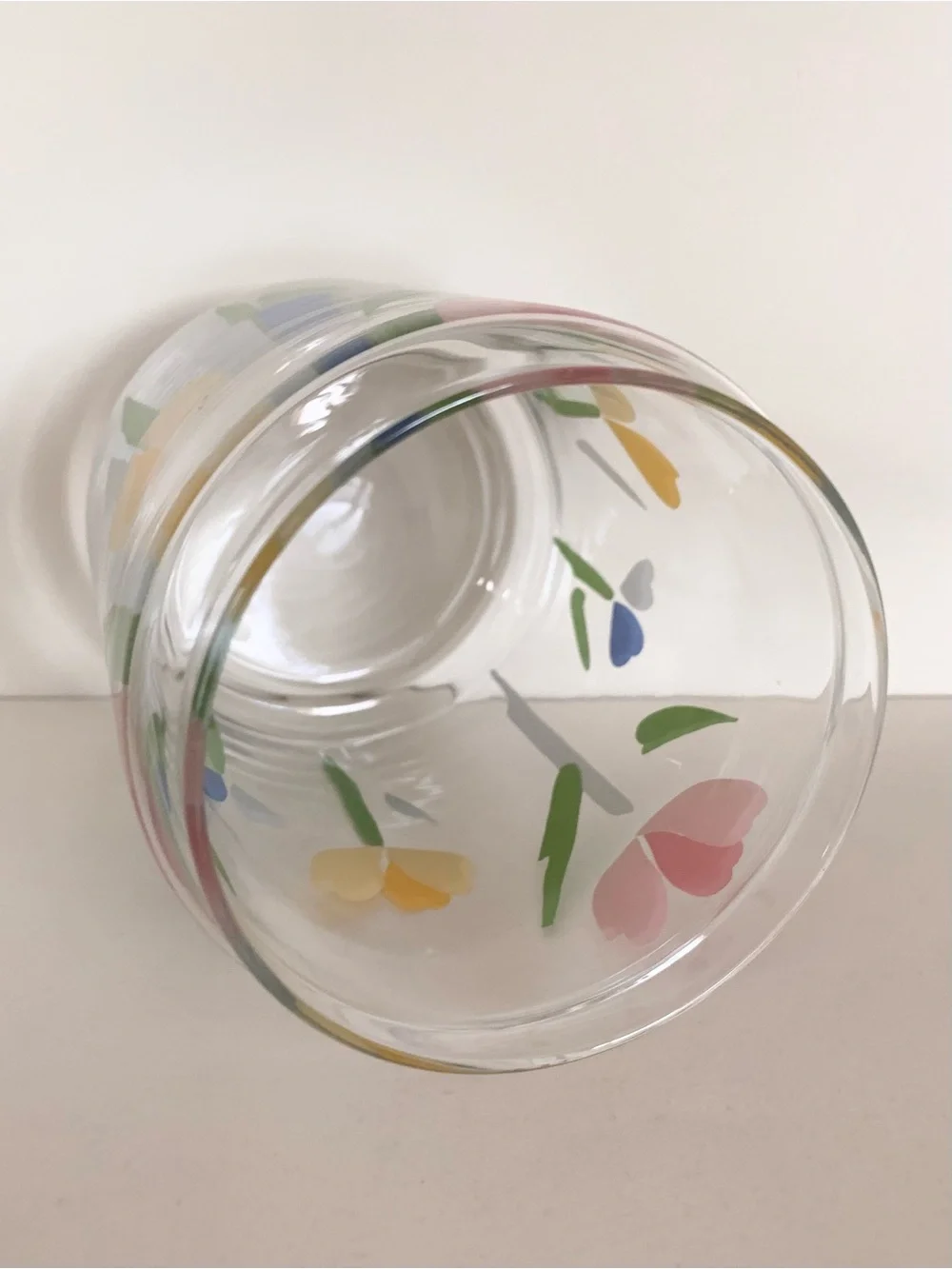 Hold Vintage glass tulip vase